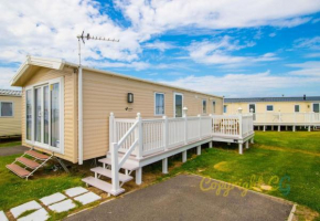 SP150 - Camber Sands Holiday Park - Sleeps 8 - 3 Bedrooms - En-suite - Decking - Private Parking